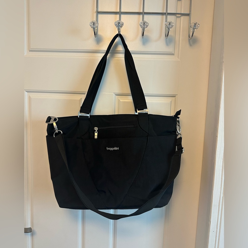 Baggallini Women’s Avenue Tote Bag with Crossbody Strap Black/Sand